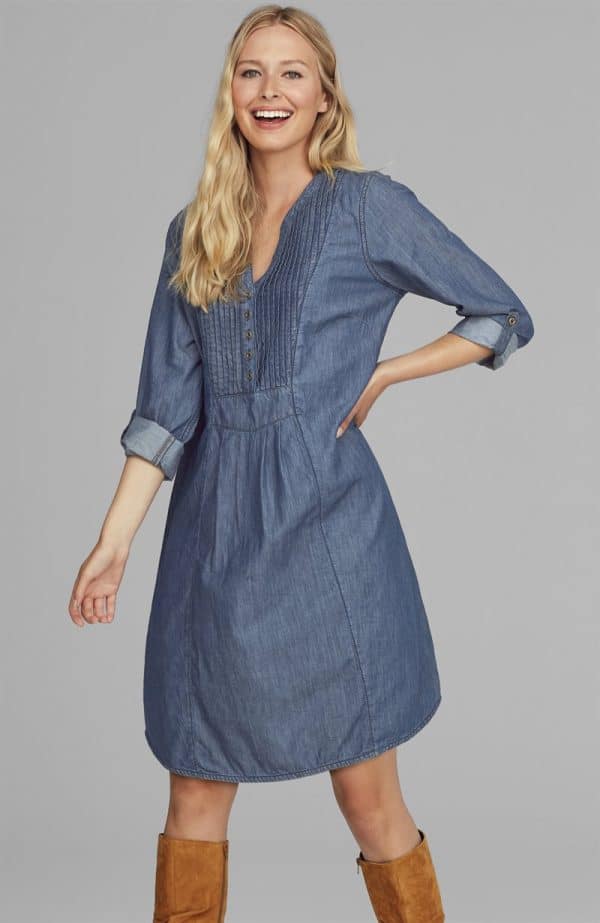 Afslappet denimkjole med biser